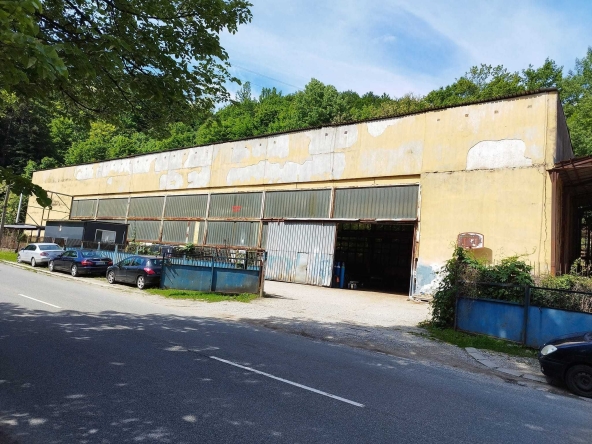 Дава се под наем Промишлена сграда в с. Болтата, Област Габрово - 1000 кв.м за 816 € - Снимка #1