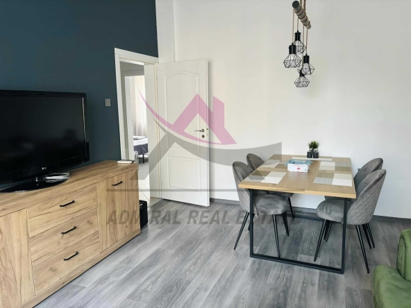 Дава се под наем Тристаен апартамент в Варна, Център - 90 кв.м за 850 € - Снимка #1