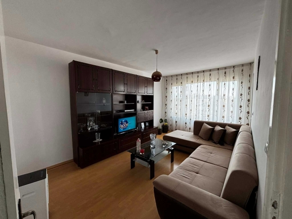 Тристаен апартамент в Пазарджик, Изток - 82 кв.м за 684 €/кв.м - Снимка #1