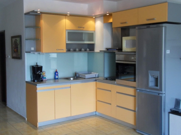 Дава се под наем Тристаен апартамент в Пловдив, Христо Смирненски - 90 кв.м за 433.5 € - Снимка #1