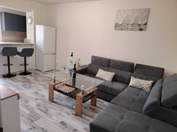 Дава се под наем Тристаен апартамент в Пловдив, Каменица 2 - 72 кв.м за 548.25 € - Снимка #1