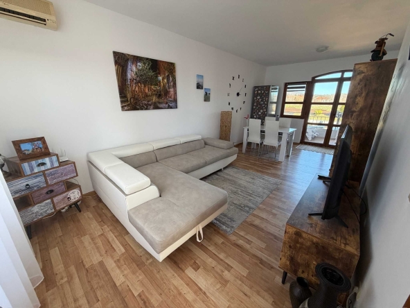 Тристаен апартамент в с. Кошарица, Област Бургас - 96 кв.м за 449 €/кв.м - Снимка #1