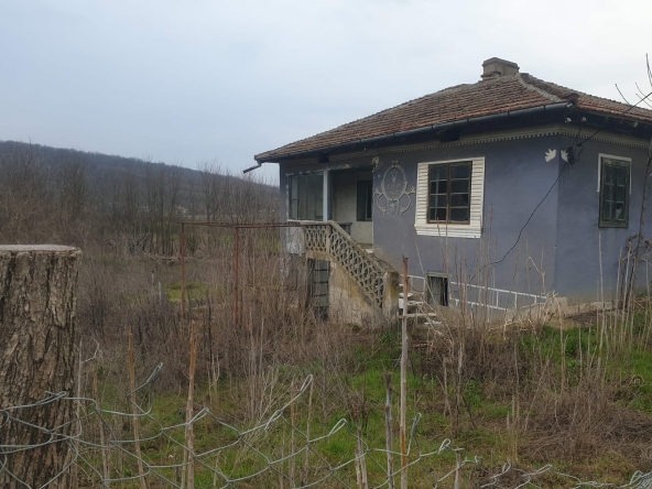 Многостаен апартамент в с. Осенец, Област Разград - 60 кв.м за 68 €/кв.м - Снимка #1