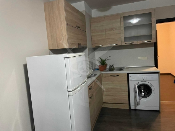 Дава се под наем Двустаен апартамент в Бургас, Славейков - 50 кв.м за 323.85 € - Снимка #1