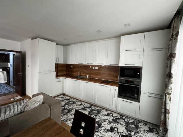 Дава се под наем Тристаен апартамент в Стара Загора, Център - 80 кв.м за 548.25 € - Снимка #1