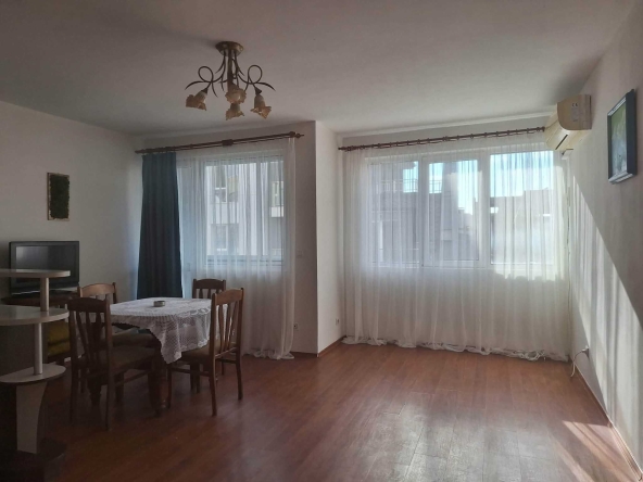 Дава се под наем Тристаен апартамент в Варна, Колхозен пазар - 90 кв.м за 488.58 € - Снимка #1