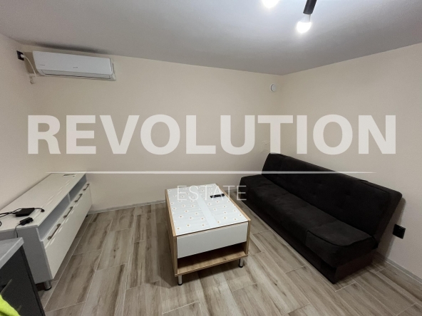 Дава се под наем Двустаен апартамент в Варна, Аспарухово - 45 кв.м за 359.04 € - Снимка #1