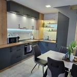 Дава се под наем Многостаен апартамент в к.к. Св.Св. Константин и Елена - 206 кв.м за 1994.61 € - Снимка #1