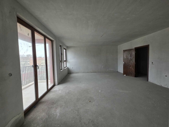 Многостаен апартамент в Хасково, Център - 163 кв.м за 510 €/кв.м - Снимка #1