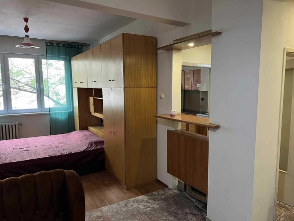 Дава се под наем Тристаен апартамент в София, Център - 65 кв.м за 598.23 € - Снимка #1