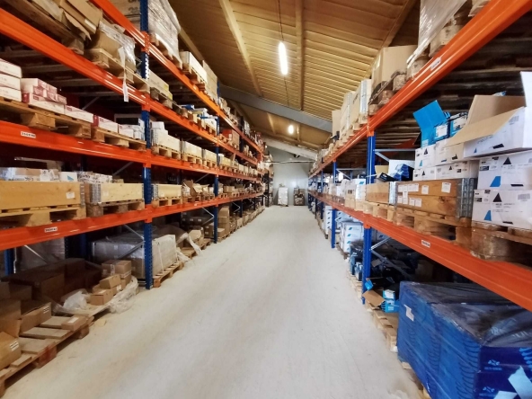 Дава се под наем Склад в с. Тополи, Област Варна - 380 кв.м за 1146.99 € - Снимка #1