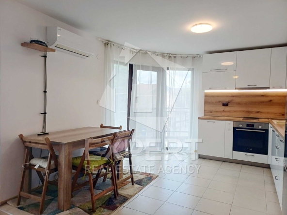 Дава се под наем Двустаен апартамент в Варна, Морска градина - 75 кв.м за 306 € - Снимка #1