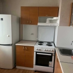 Дава се под наем Четиристаен апартамент в Перник, Изток - 91 кв.м за 428.91 € - Снимка #1