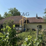 Къща в с. Ушинци, Област Разград - 100 кв.м за 322 €/кв.м - Снимка #1