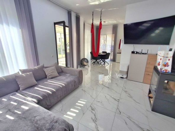 Къща в Бургас, Сарафово - 153 кв.м за 1050 €/кв.м - Снимка #1