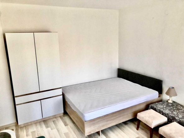 Дава се под наем Едностаен апартамент в Бургас, Лазур - 30 кв.м за 183.6 € - Снимка #1