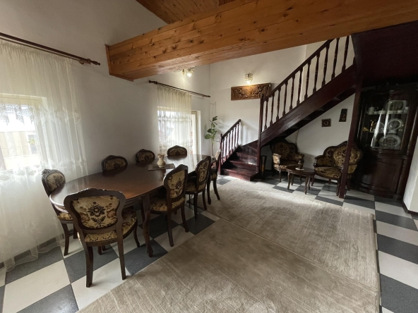 Мезонет в Бургас, Център - 100 кв.м за 1750 €/кв.м - Снимка #1