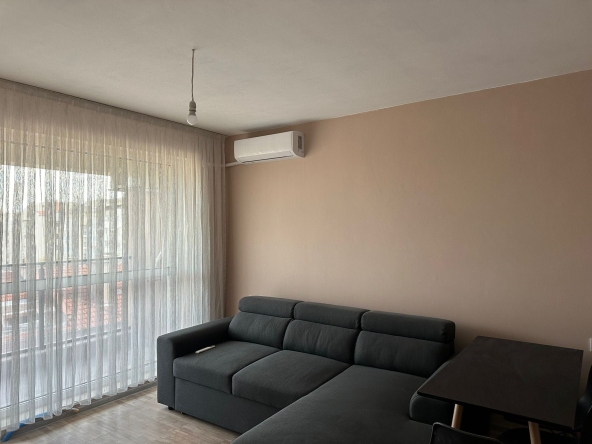 Дава се под наем Двустаен апартамент в Шумен, Пазара - 55 кв.м за 306 € - Снимка #1