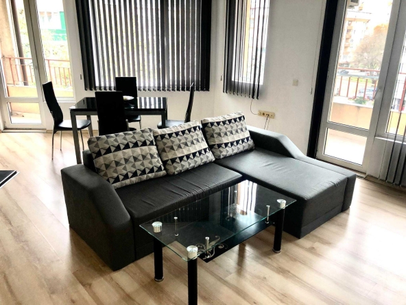 Дава се под наем Двустаен апартамент в Бургас, Изгрев - 80 кв.м за 280.5 € - Снимка #1