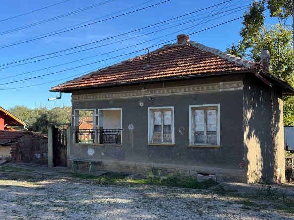 Къща в Ловеч, Гозница - 100 кв.м за 332 €/кв.м - Снимка #1