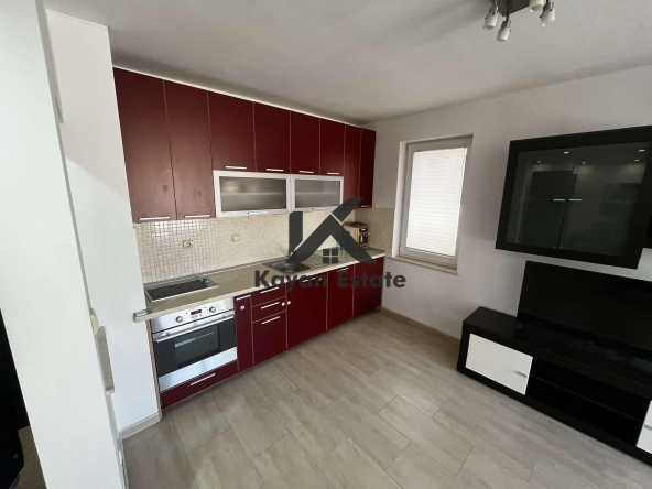 Дава се под наем Тристаен апартамент в Пловдив, Център - 90 кв.м за 484.5 € - Снимка #1