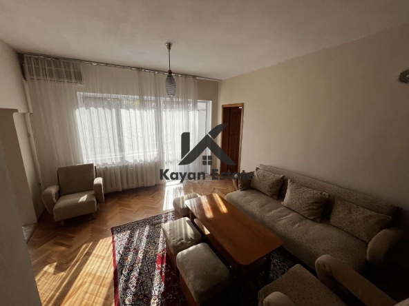 Дава се под наем Двустаен апартамент в Пловдив, Център - 68 кв.м за 357 € - Снимка #1