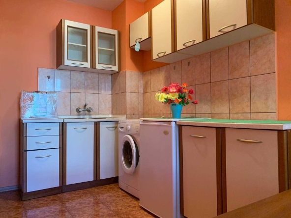 Дава се под наем Едностаен апартамент в Бургас, Възраждане - 53 кв.м за 153 € - Снимка #1