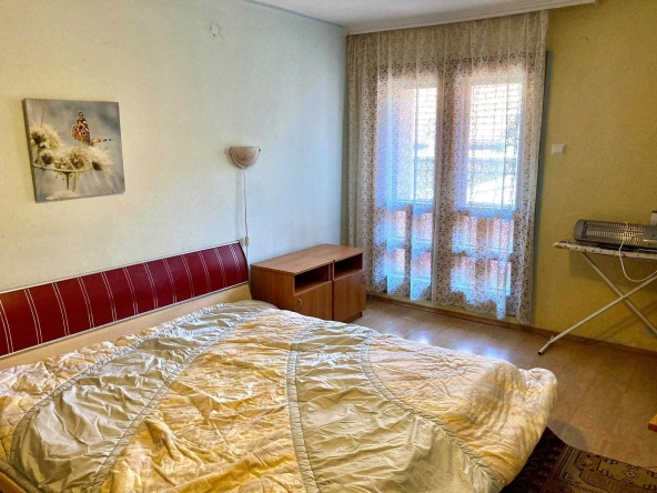 Дава се под наем Двустаен апартамент в Бургас, Лазур - 70 кв.м за 280.5 € - Снимка #1