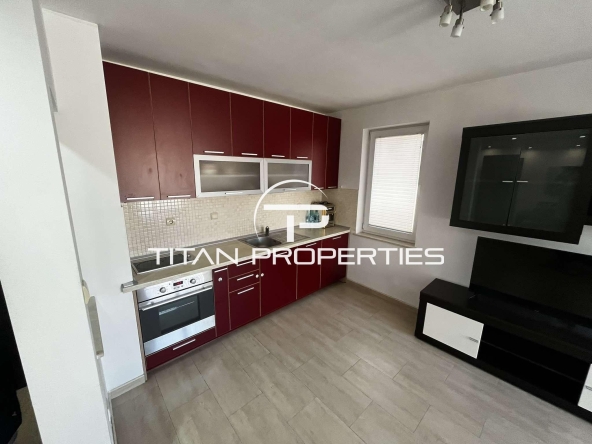 Дава се под наем Тристаен апартамент в Пловдив, Център - 90 кв.м за 475 € - Снимка #1