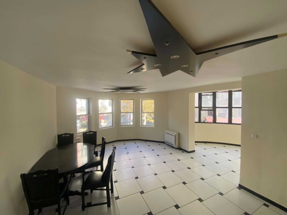 Многостаен апартамент в Варна, Център - 136 кв.м за 2280 €/кв.м - Снимка #1