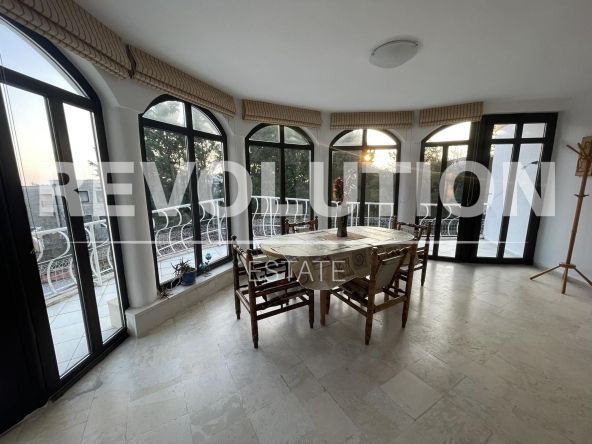 Дава се под наем Тристаен апартамент в Варна, м-т Траката - 80 кв.м за 500 € - Снимка #1