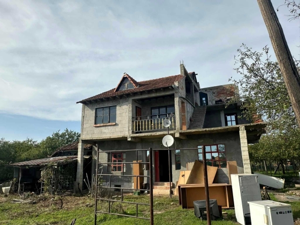 Къща в с. Калипетрово, Област Силистра - 300 кв.м за 187 €/кв.м - Снимка #1