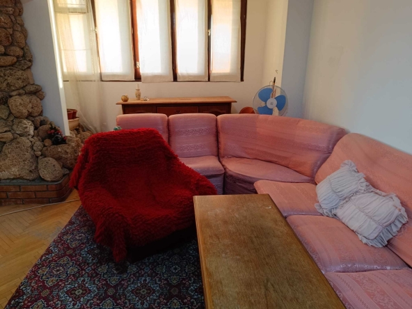 Дава се под наем Тристаен апартамент в Пловдив, Център - 120 кв.м за 358 € - Снимка #1