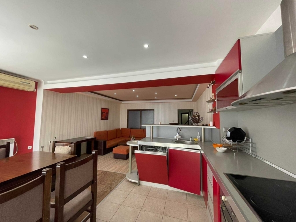 Дава се под наем Тристаен апартамент в Бургас, Лазур - 100 кв.м за 612 € - Снимка #1