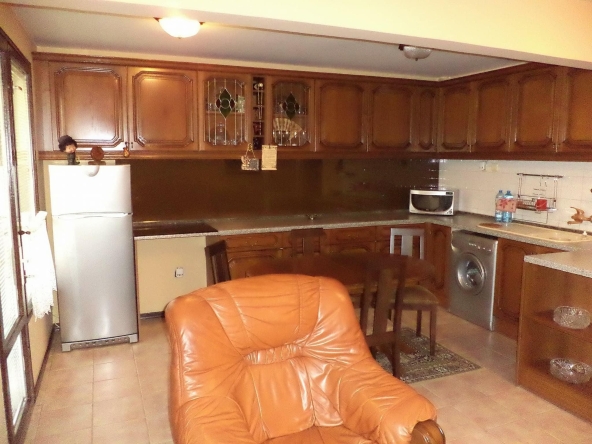 Дава се под наем Тристаен апартамент в Варна, Център - 75 кв.м за 425 € - Снимка #1