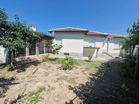 Къща в Свиленград - 3260 кв.м за 27 €/кв.м - Снимка #1