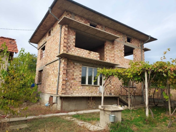 Къща в Казанлък - 360 кв.м за 231 €/кв.м - Снимка #1