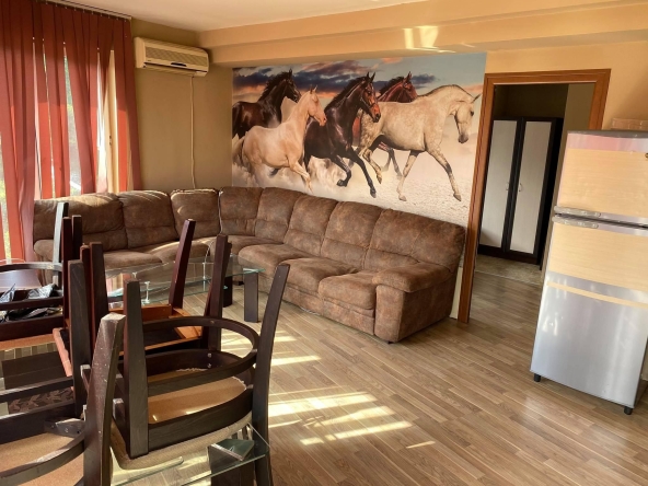 Дава се под наем Тристаен апартамент в Пловдив, Център - 85 кв.м за 400 € - Снимка #1