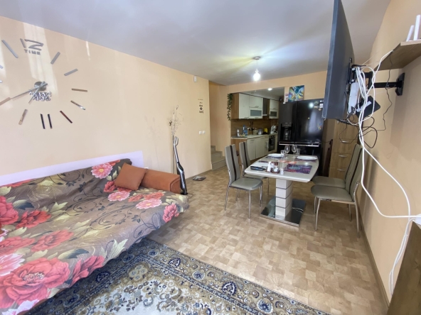 Дава се под наем Тристаен апартамент в Варна, Бриз - 100 кв.м за 650 € - Снимка #1