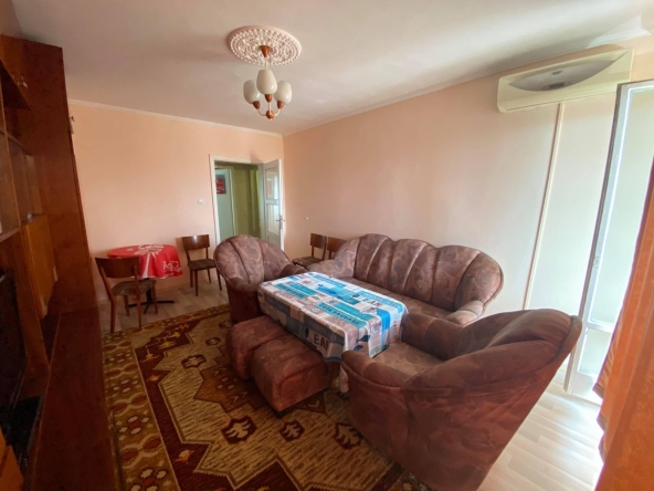 Дава се под наем Двустаен апартамент в Бургас, Славейков - 65 кв.м за 357 € - Снимка #1