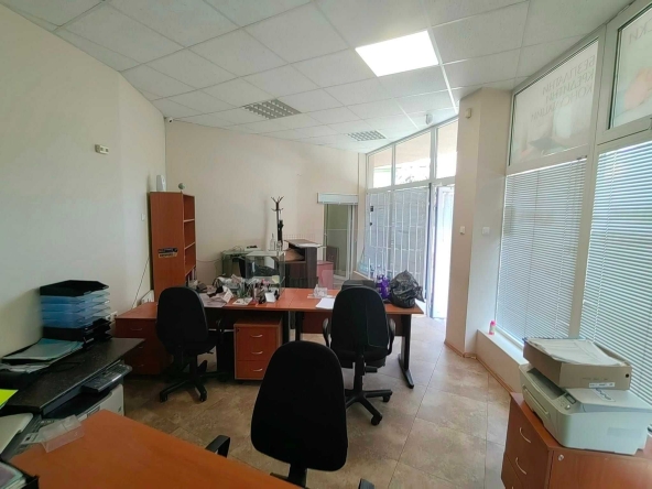 Дава се под наем Офис в София, Център - 43 кв.м за 70000 € - Снимка #1