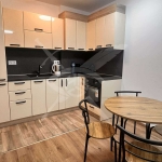 Дава се под наем Двустаен апартамент в к.к. Св.Св. Константин и Елена - 55 кв.м за 600 € - Снимка #1