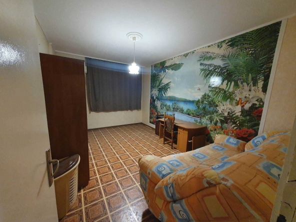 Дава се под наем Тристаен апартамент в Бургас, Център - 70 кв.м за 200 € - Снимка #1