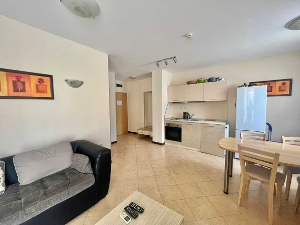 Двустаен апартамент в к.к. Слънчев бряг - 57 кв.м за 1315 €/кв.м - Снимка #1