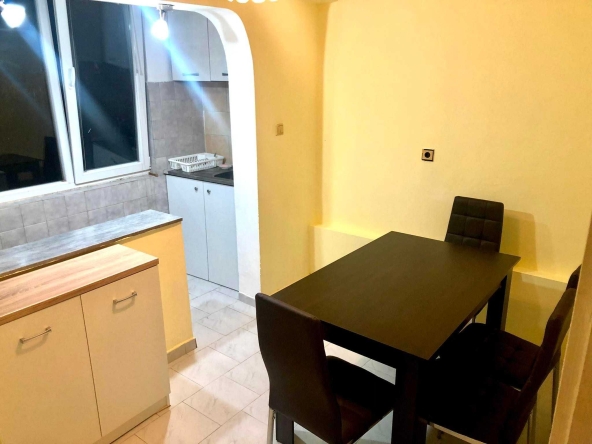 Дава се под наем Едностаен апартамент в Бургас, Изгрев - 50 кв.м за 170 € - Снимка #1