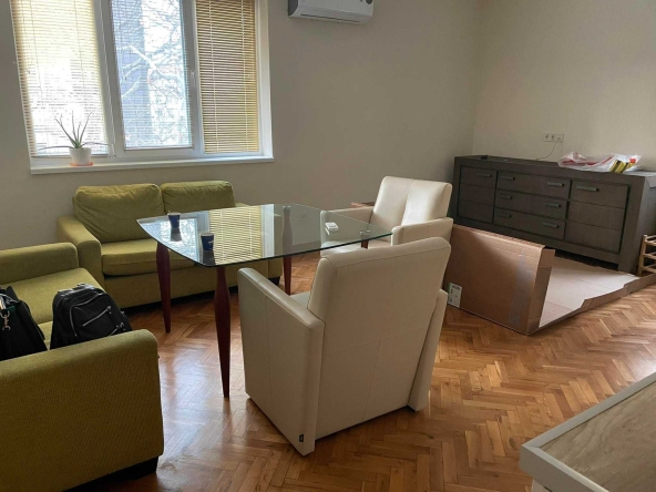 Дава се под наем Двустаен апартамент в Бургас, Център - 110 кв.м за 400 € - Снимка #1