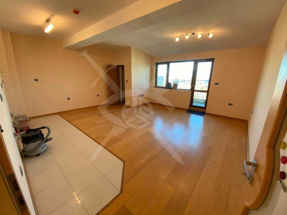 Тристаен апартамент в Варна, Галата - 161 кв.м за 1292 €/кв.м - Снимка #1