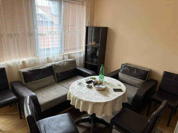 Дава се под наем Двустаен апартамент в Бургас, Възраждане - 60 кв.м за 178.5 € - Снимка #1