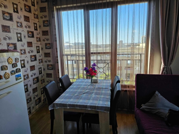 Дава се под наем Двустаен апартамент в Бургас, Изгрев - 70 кв.м за 306 € - Снимка #1
