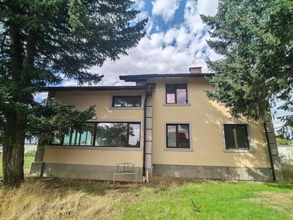 Къща в София, Център - 242 кв.м за 1385 €/кв.м - Снимка #1